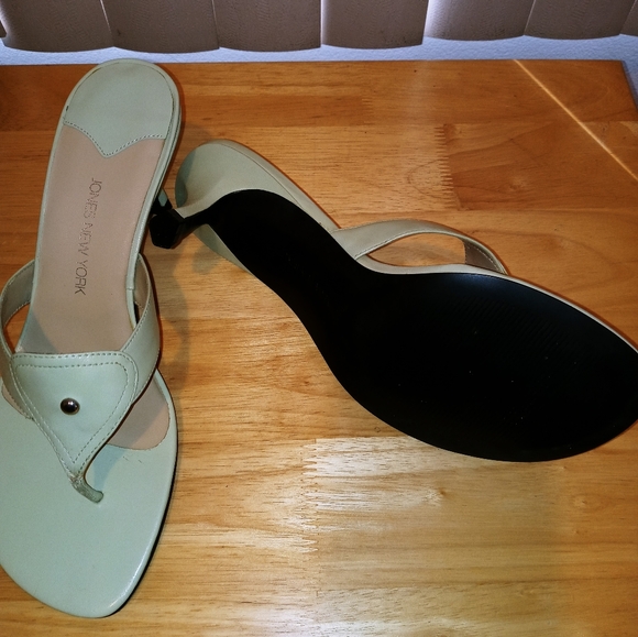 Sandal - Picture 3 of 5